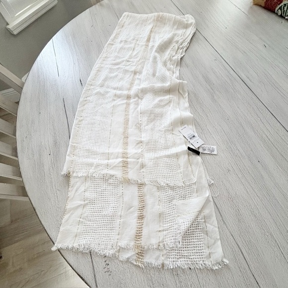 New ANN TAYLOR FACTORY Women’s Ivory Gold Woven Multifunctional Scarf 29”X53” - Picture 1 of 9